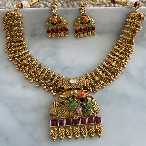 Elegant Antique Patterned Enamel Necklace