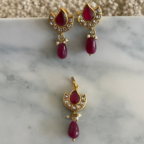 Antique Jadau Pendant Set
