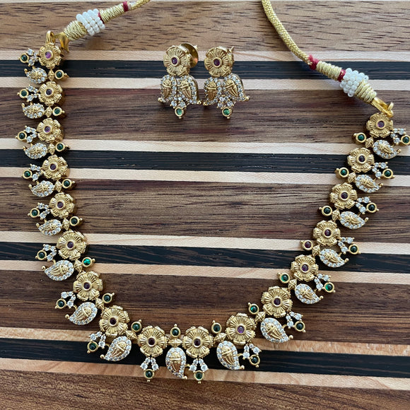 Elegant Antique Leaf Necklace