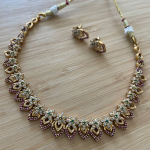 Elegant Leaf Necklace
