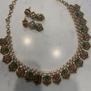 Elegant Floral Necklace