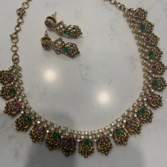 Elegant Floral Necklace
