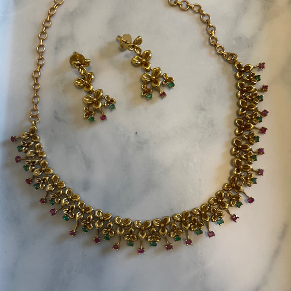 Antique Elegant Flower Necklace