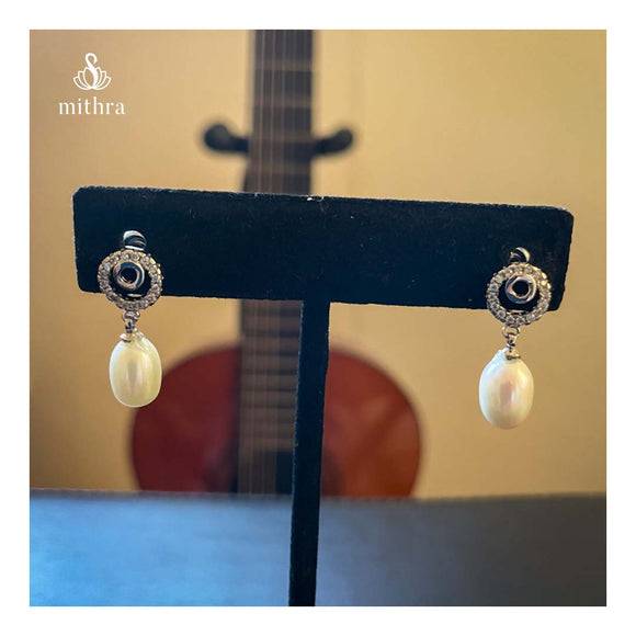 Everyday Pearl  Earrings