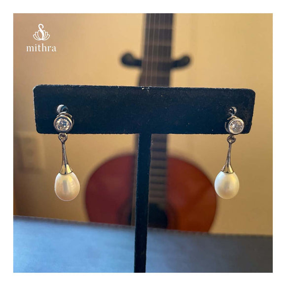 Everyday Pearl  Earrings