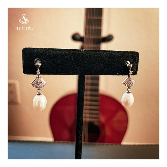 Everyday Pearl  Earrings